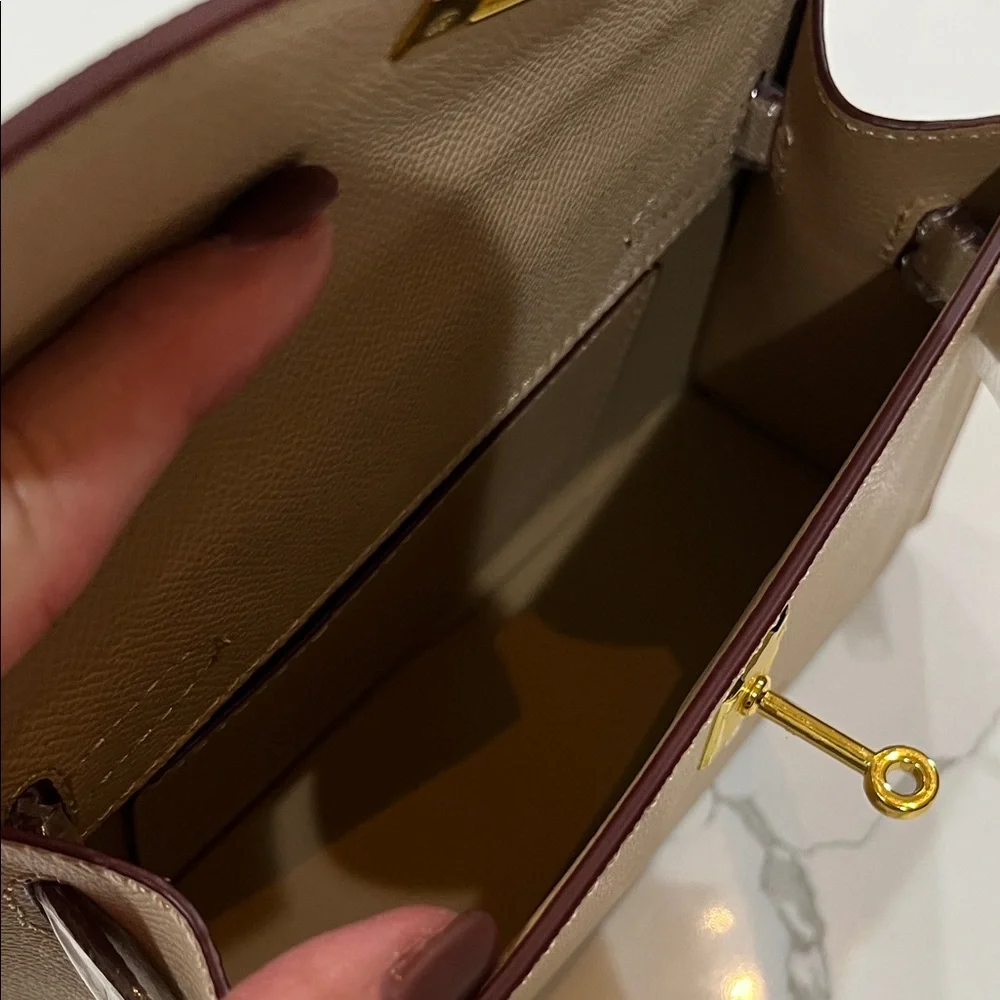 Elegant Cream mini Handbag - Picture 3 of 7